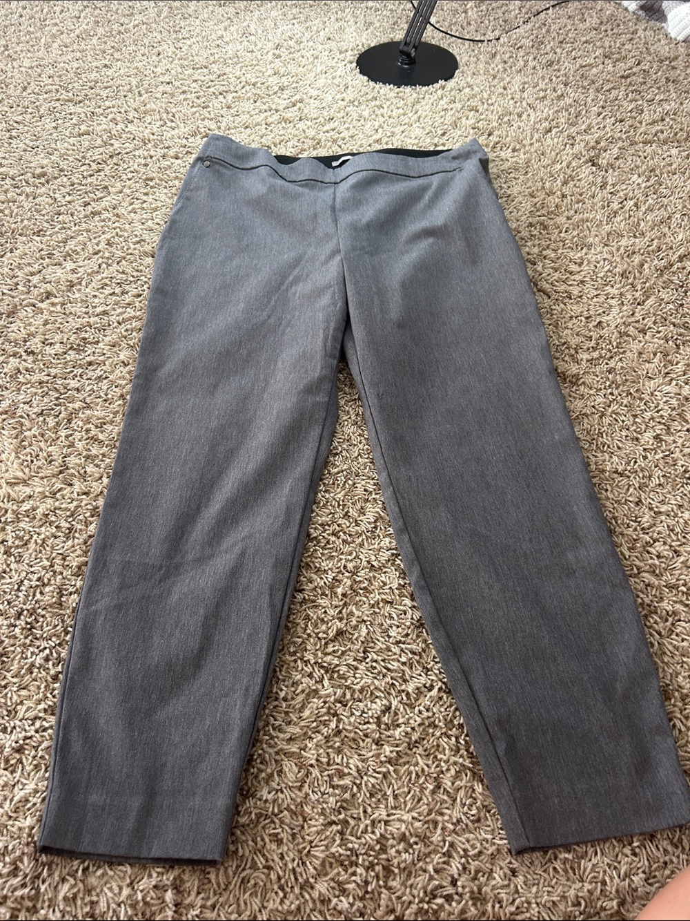 Maurices Women's Gray Straight Leg Trousers Short